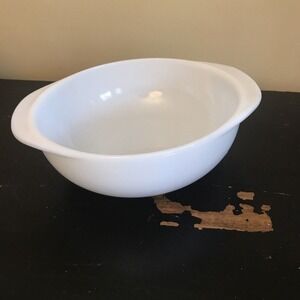 Pyrex Opal Milk Glass Casserole‎ Reversed Backstamp  1.5 Quart 023
